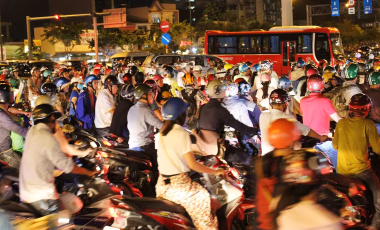 Nhiều nơi bị kẹt cứng...