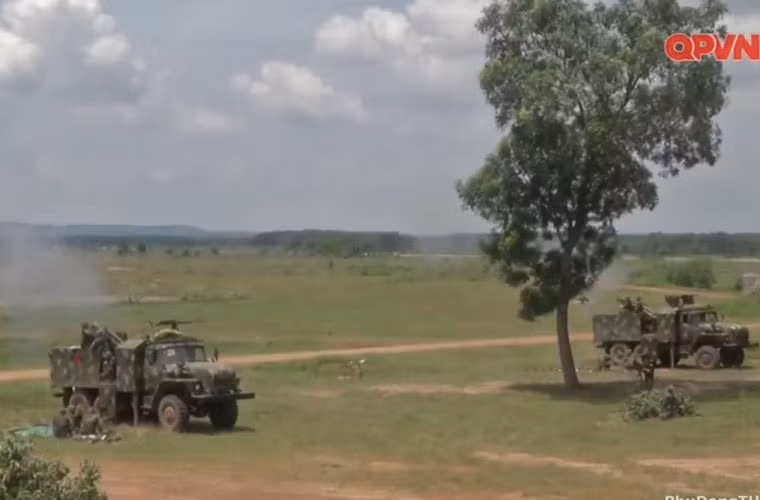 Việc bắn nghiệm thu pháo tự hành 105mm thế hệ mới do xí nghiệp liên hợp Z751 Tổng cục Kỹ thuật chế tạo được đánh giá là thành công.