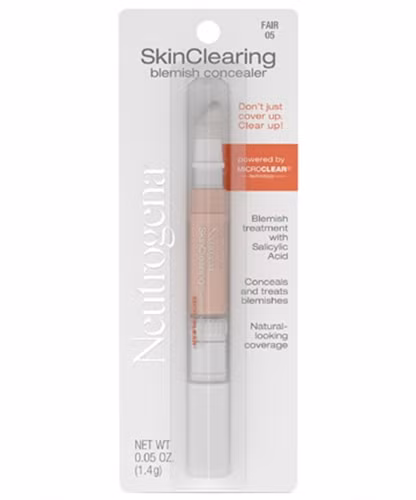 Sử dụng loại mĩ phẩm không phù hợp: Nếu bạn thường xuyên bị nổi mụn, mẩn đỏ trên da mặt, bạn nên xem xét sản phẩm trang điểm mà mình đang sử dụng. Chuyên gia khuyến cáo, bạn nên chọn các mĩ phẩm không dầu, không kích ứng nếu có thể.