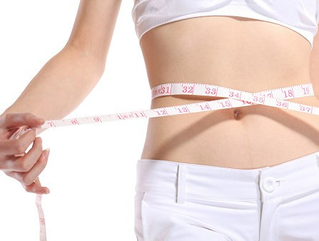 Giảm cân: Uống mật ong tỏi buổi sáng giúp bạn giảm cảm giác đói, giảm ham muốn ăn, đồng thời thúc đẩy quá trình trao đổi chất trong cơ thể. Ngoài ra, nó còn giúp làm giảm căng thẳng vì vậy giúp bạn thư giãn.