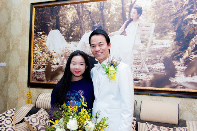 Con trai Che Linh danh nhieu tinh cam cho con rieng cua Thanh Thanh Hien-Hinh-6