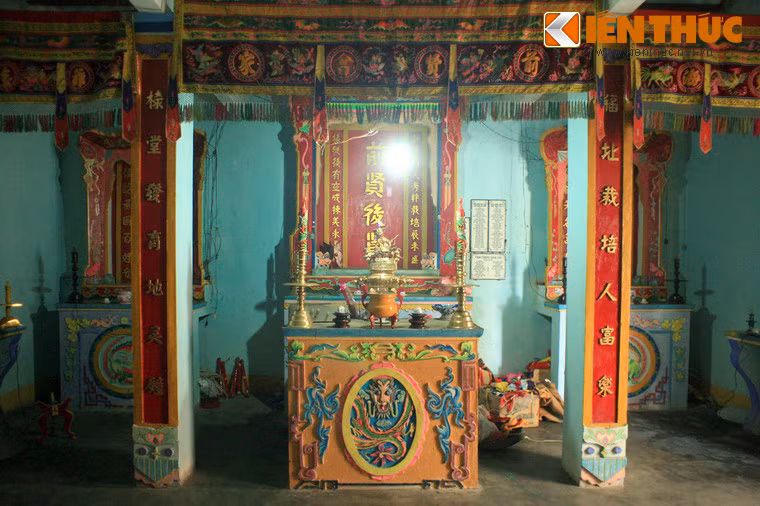 Theo lời của các bậc cao nhiên, bộ xương cá voi cổ nhất trong vạn Phước Lộc có tuổi đời khoảng 200 năm.