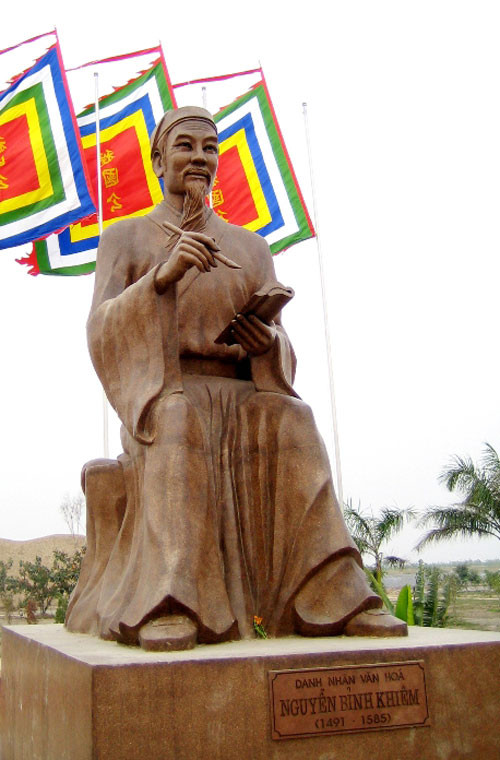 Dưới thời vua Mạc Đăng Doanh, ông đỗ Trạng nguyên và muốn phò vua giúp nước. Song giống như Chu Văn An, thời thế loạn lạc khiến ông không hứng thú với chốn quan trường. Sau khi dâng sớ hạch tội 18 tên gian thần nhưng bị từ chối, ông cũng từ quan về ở ẩn, trở thành một nhà giáo. Học trò của ông trong thời điểm này có những người rất nổi tiếng như Nguyễn Dữ, Phùng Khắc Khoan…