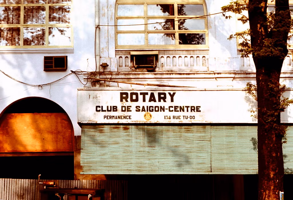 Câu lạc bộ Rotary trên đường Tự Do.