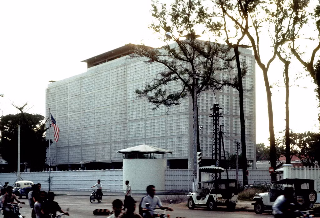 Tòa Đại sứ quán Mỹ ở Sài Gòn.