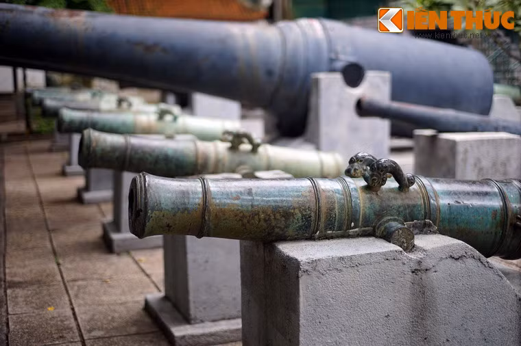 Bảo tàng Lịch sử Quốc gia TP HCM hiện có khoảng 10 khẩu "Thần uy tướng quân". Hiện trạng các khẩu súng này còn khá tốt.