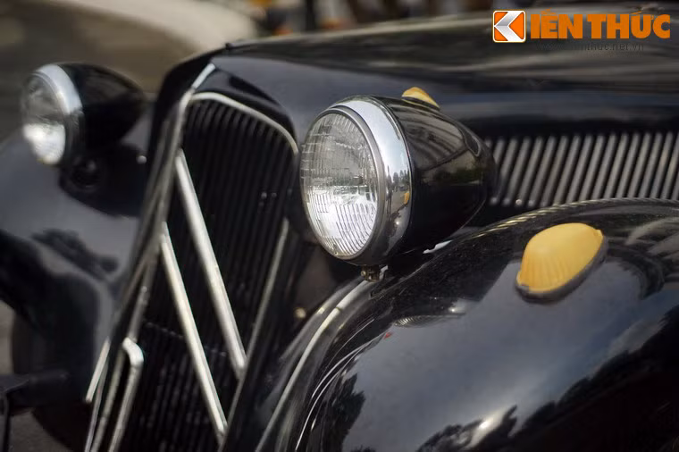 Kiểu dáng quyến rũ khiến Citroën Traction Avant được ví như “Nữ Hoàng Thiên Nga” trong thế giới xe hơi.