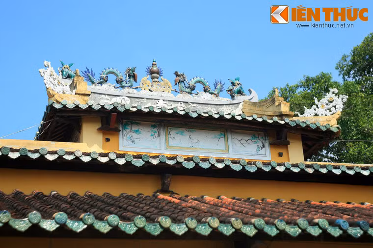 Trong lịch sử tồn tại ngôi đình đã hai lần được xây lai, lần đầu vào năm 1853, sau khi có sắc phong cho thần Bổn Cảnh Thành Hoàng của nhà vua. Năm 1909 đình được xây mới hoàn toàn do ngôi đình cũ đã xuống cấp và có nguy cơ đổ sập.