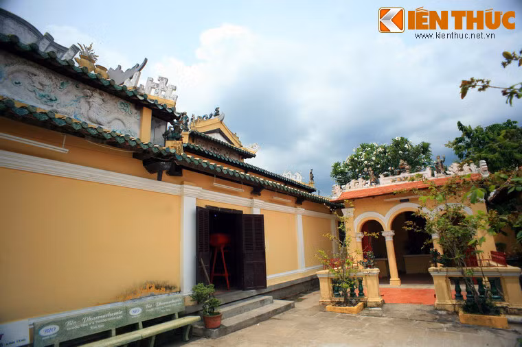 Khoảng năm 1908, làng Bình Thủy được đổi tên thành làng Long Tuyền (do rạch Bình Thủy có hình tựa con Rồng nằm), nên người dân nơi đây còn gọi là đình thần Long Tuyền hay Long Tuyền Cổ Miếu. Do các thay đổi địa giới hành chính, từ năm 1979 đình quay trở về tên nguyên gốc là đình Bình Thủy.