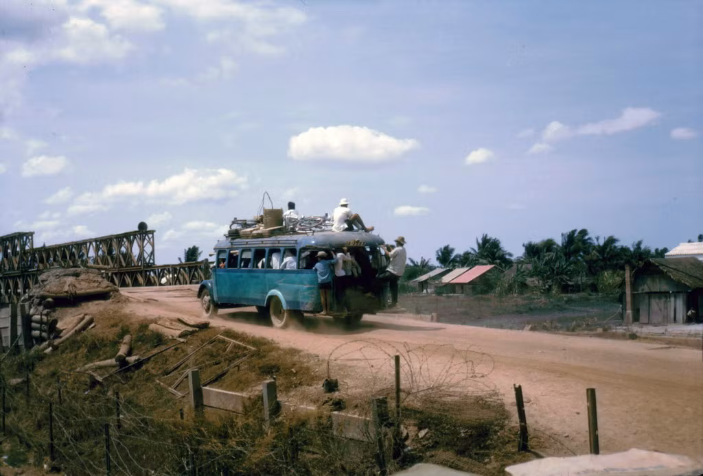 Cầu Vĩnh Công trên "con đường Sấm Sét" - tên gọi lính Mỹ dành cho Quốc lộ 13 từ Sài Gòn đi Quản Lợi (Bình Phước).