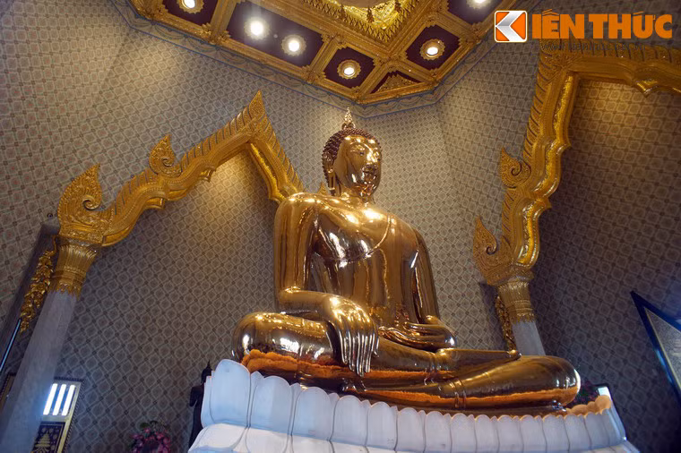 Không chỉ là một kỳ quan tâm linh, tượng Phật vàng chùa Wat Traimit còn có một lịch sử rất đặc biệt.