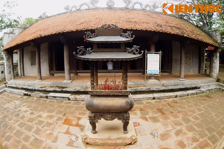 Bấy giờ cậu bé Độc Cước với Tôn Uý là “Chu Văn Khoan” bỗng nhiên lớn nhanh như thổi, sức khoẻ phi thường trở thành chàng khổng lồ. Cậu đã xông pha giết quỷ, đánh cho chúng nhiều phen tan tác.