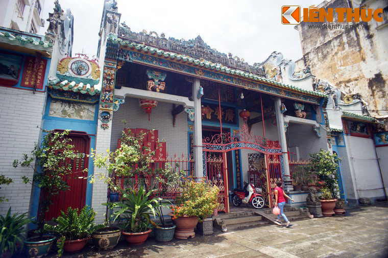 Hội quán Quảng Triệu ngày nay (số 122 đường Võ Văn Kiệt, quận 1). Về cơ bản, kiến trúc của hội quán Quảng Triệu không có nhiều thay đổi sau hơn một thế kỷ.