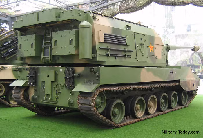 Tuy Trung Quốc coi là sản phẩm đỉnh cao của CNQP nước này, nhưng giới chuyên gia quốc tế đều tin rằng việc phát triển PLZ-05 có sự học hỏi không ít từ công nghệ pháo 2S19 Msta-S của Nga. Thật vậy, tháp pháo của PLZ-05 có điểm giống với tháp của 2S19 Msta-S dù lớn hơn. Ngoài ra, hệ thống nạp đạn bán tự động của PLZ-05 cũng được cho là sao chép lại máy nạp trên Msta-S.