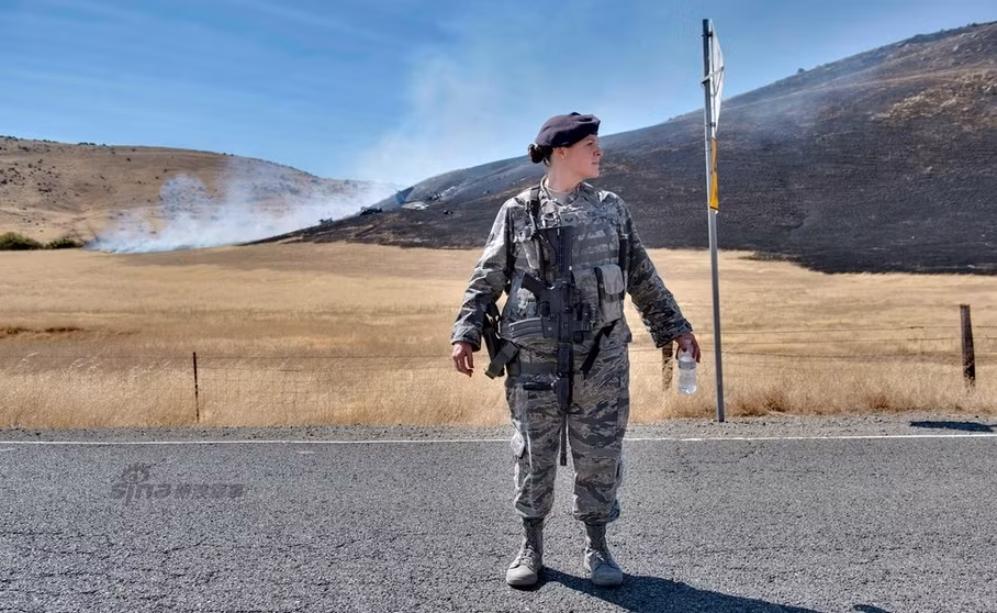 Hình ảnh này cho thấy cả một vùng đồng cỏ đã bị cháy đen khi chiếc U-2 rơi xuống đất và phát nổ.