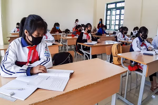 Dien Bien tang cuong phong chong dich, dam bao an toan cho ky thi tot nghiep THPT