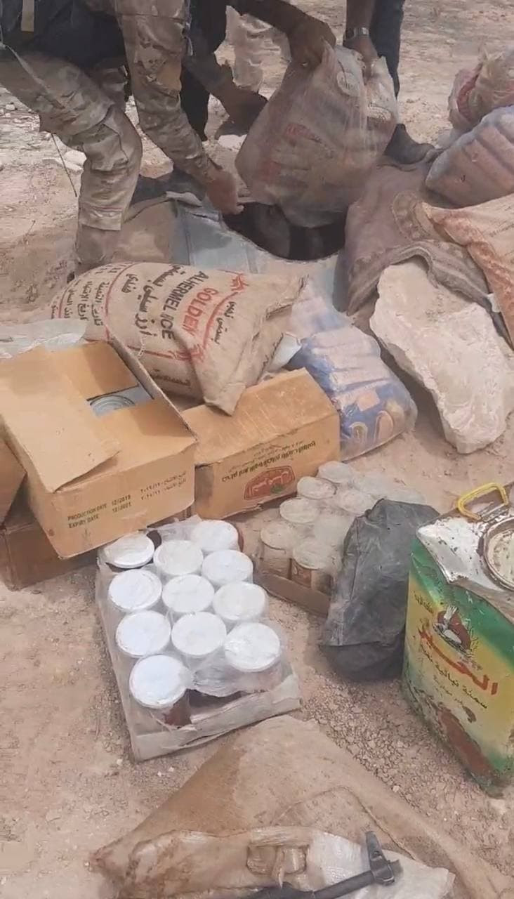 Những hang ổ này thường được phiến quân IS sử dụng làm điểm tiếp tế.