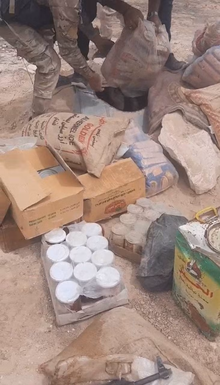 Những hang ổ này thường được phiến quân IS sử dụng làm điểm tiếp tế.