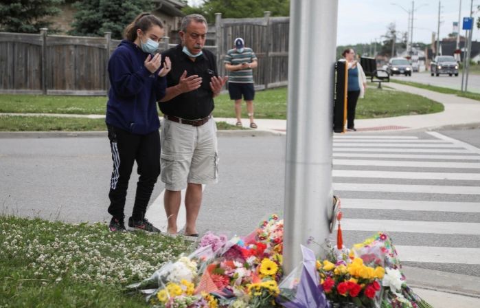 Được biết, gia đình nạn nhân đến Canada từ Pakistan cách đây 14 năm.