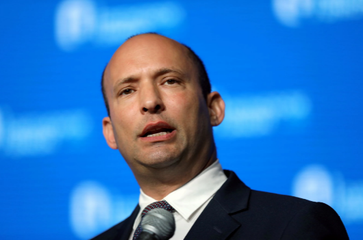 Năm Bennett được 4 tuổi, gia đình ông chuyển tới Montreal (Canada) và ở đó trong hai năm trước khi trở về quê nhà Haifa. Khi Bennett học lớp 2, gia đình ông chuyển tới New Jersey (Mỹ). Đến năm Bennett 10 tuổi, cả gia đình lại trở về Haifa. Ảnh: Reuters.