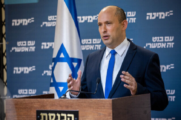 Ông Naftali Bennett sinh ngày 25/3/1972 tại Haifa, Israel, trong gia đình có 3 anh em trai. Ảnh: Reuters.