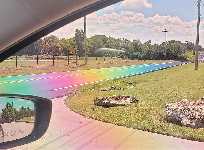 Con đường cầu vồng ngoài đời thực.