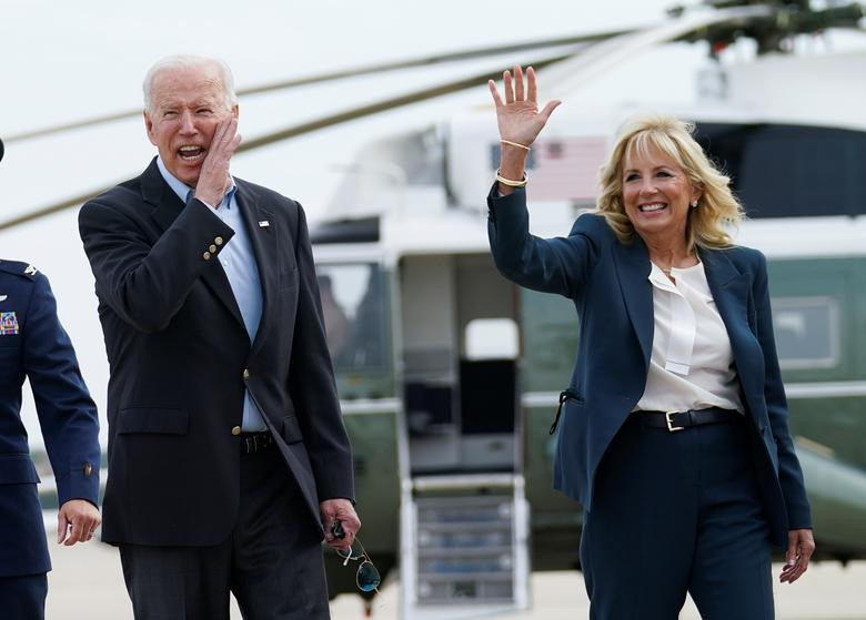 Đệ nhất phu nhân Jill Biden tháp tùng chồng trong chuyến công du nước ngoài này.