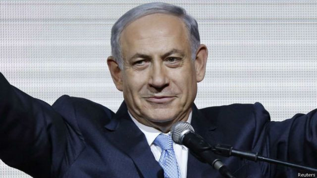 Trong cuộc bầu cử năm 2009, mặc dù đảng Likud đứng thứ hai nhưng ông Netanyahu có thể thành lập một chính phủ liên minh với các đảng cực hữu khác và tuyên thệ nhậm chức Thủ tướng Israel lần hai. Ảnh: Reuters.