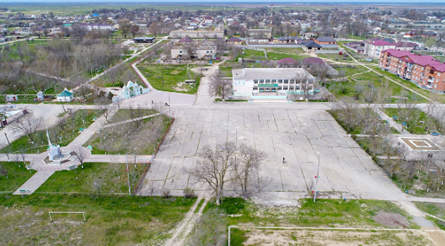 Yuzhno-Sukhokumsk là một thị trấn của Cộng hòa Dagestan thuộc Nga. Vào tháng 6, nhiệt độ tại thị trấn này duy trì ở mức trên 30 độ C và rất khô.