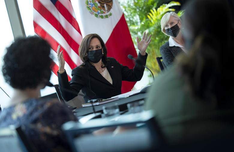 Trong chuyến công du này, Phó Tổng thống Mỹ Harris, đại diện Bộ Ngoại giao Mexico và Cơ quan Phát triển Quốc tế của Mỹ (USAID) đã ký bản ghi nhớ về hợp tác quốc tế để thúc đẩy phúc lợi xã hội ở các quốc gia Trung Mỹ, qua đó giải quyết gốc rễ vấn đề di cư trái phép.