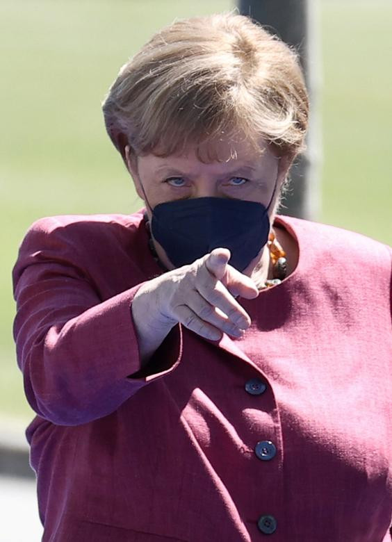 Với việc thông qua Chính sách Phòng thủ Mạng Toàn diện mới, các lãnh đạo NATO tuyên bố một cuộc tấn công mạng cũng có thể kích hoạt điều khoản phòng thủ chung của liên minh. Ảnh: Thủ tướng Đức Angela Merkel có mặt tại Brussels, Bỉ, ngày 14/6.