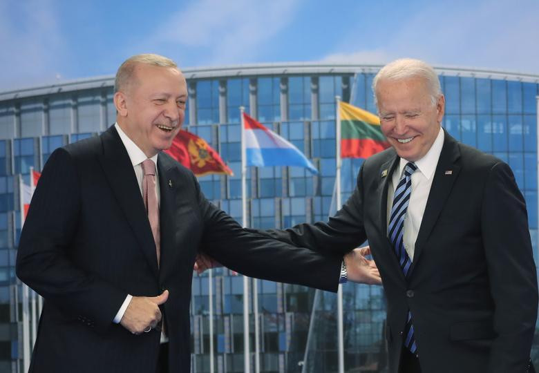 Tổng thống Biden và Tổng thống Thổ Nhĩ Kỳ Erdogan có cuộc gặp song phương bên lề hội nghị.