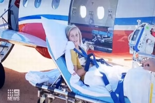 Be 10 tuoi thoat chet than ky khoi ham ca map