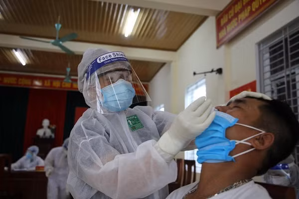 Ha Tinh ghi nhan them 2 ca mac COVID-19