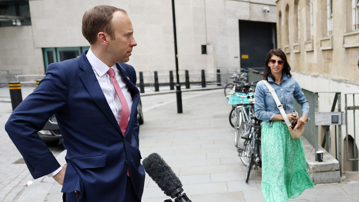 "Chúng tôi gặp nhau tại đài phát thanh dành cho sinh viên, Oxygen FM. Tôi đọc tin thời sự, còn Matt đọc bản tin thể thao", bà Colagangelo cho biết trong cuộc phỏng vấn hồi tháng 4/2020. Ảnh: Sky.