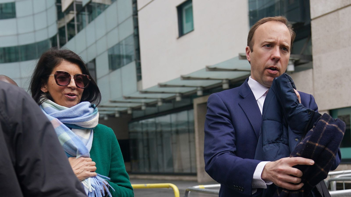 Vào tháng 11/2020, có thông tin cho rằng ông Hancock đã không tuyên bố việc bổ nhiệm bà Gina trước khi trao cho bà mức lương 15.000 bảng Anh một năm cho vị trí này. Ảnh: Getty.