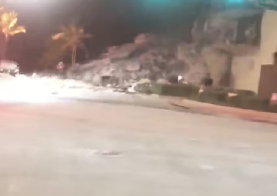 Nhà báo Joel Franco, người có mặt tại hiện trường, cho hay lực lượng cứu hỏa đã giải cứu được một số người. Ảnh: Daily Mail.