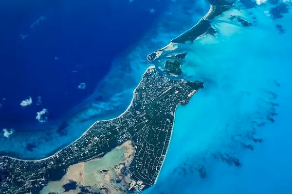 Phat hien 20 thi the tren thuyen o lanh hai cua Anh