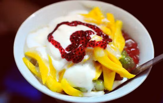 Sữa chua mít trở thành cơn sốt trong giới trẻ suốt thời gian qua. Ảnh: Ameovat.