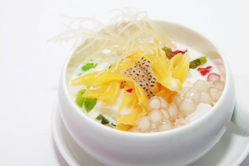 Sự kết hợp hoàn hảo của mít tươi giòn, ngọt và sữa dừa thơm béo tạo nên món chè mít sữa dừa hấp dẫn, khó tả. Ảnh: Fud.