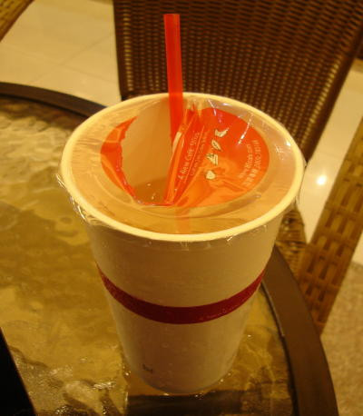 Nước mận muối là một trong những thức uống giải khát quen thuộc của người dân Đài Loan. Thức uống này ngon hơn khi uống lạnh và có tác dụng giải nhiệt rất tốt trong những ngày hè nóng nực. Ảnh: Teachenglishinasia.