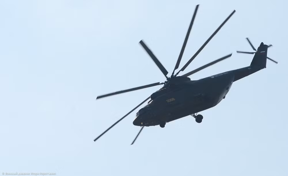 Nhờ đó mà tại MAKS 2015, trực thăng Mi-26T2 đã có màn bay lượn thao diễn ở độ cao thấp khiến đông đảo khách thăm quan trầm trồ thán phục.