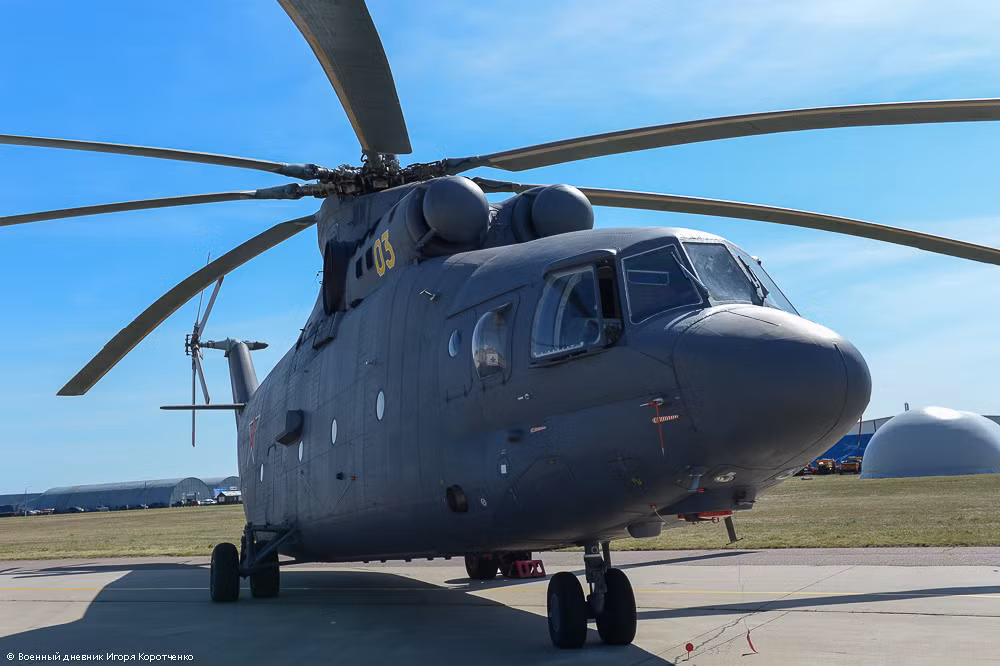 So với các thế hệ trước đó dòng Mi-26, Mi-26T2 được nâng cấp lớn về hệ thống điện tử hàng không, hệ thống điều khiển động cơ giúp kiểm soát máy bay tốt hơn, gia cố hệ thống càng đáp…