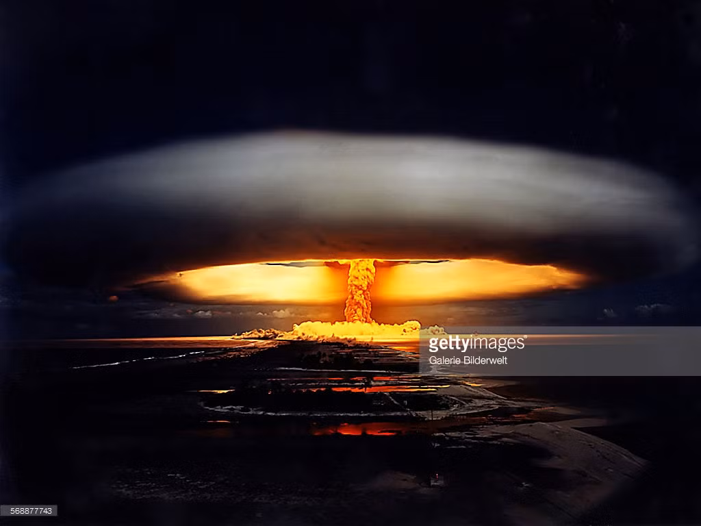 Hình ảnh ấn tượng từ vụ nổ bom H thuộc chiến dịch Licorne trên đảo Fangataufa của Pháp ở Thái Bình Dương năm 1970. Ảnh: Getty.