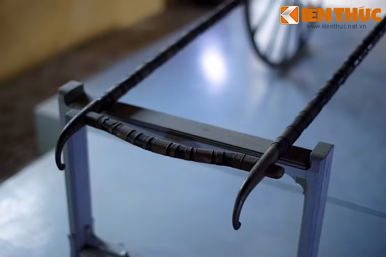 Để đấu giá thành công hiện vật, tỉnh Thừa Thiên - Huế đã bỏ ra 55.800 Euro (tương đương 1,5 tỉ đồng), trong đó có 24% lệ phí.