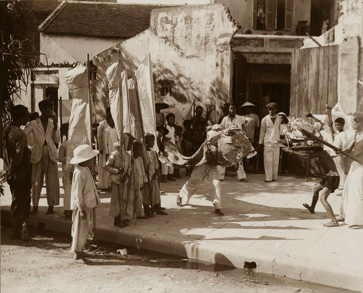 Múa lân, một hoạt động biểu diễn đặc sắc không thể thiếu vào dịp Tết Trung thu. Ảnh tư liệu.