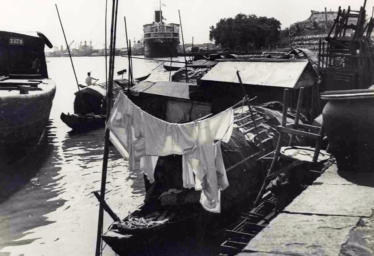 Xóm chài của dân ngụ cư ở khu vực cảng Sài Gòn. Ảnh tư liệu.