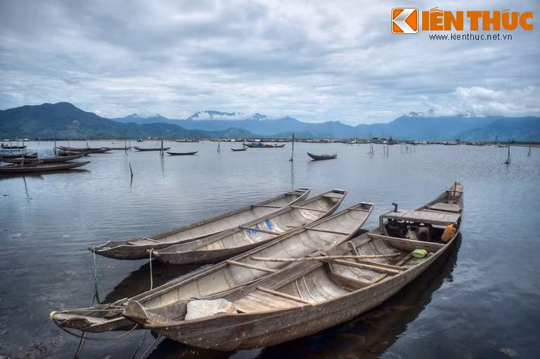 Ngày nay, đầm Cầu Hai là một địa điểm đầy quyến rũ với những du khách yêu thích vẻ đẹp thiên nhiên hoang sơ.