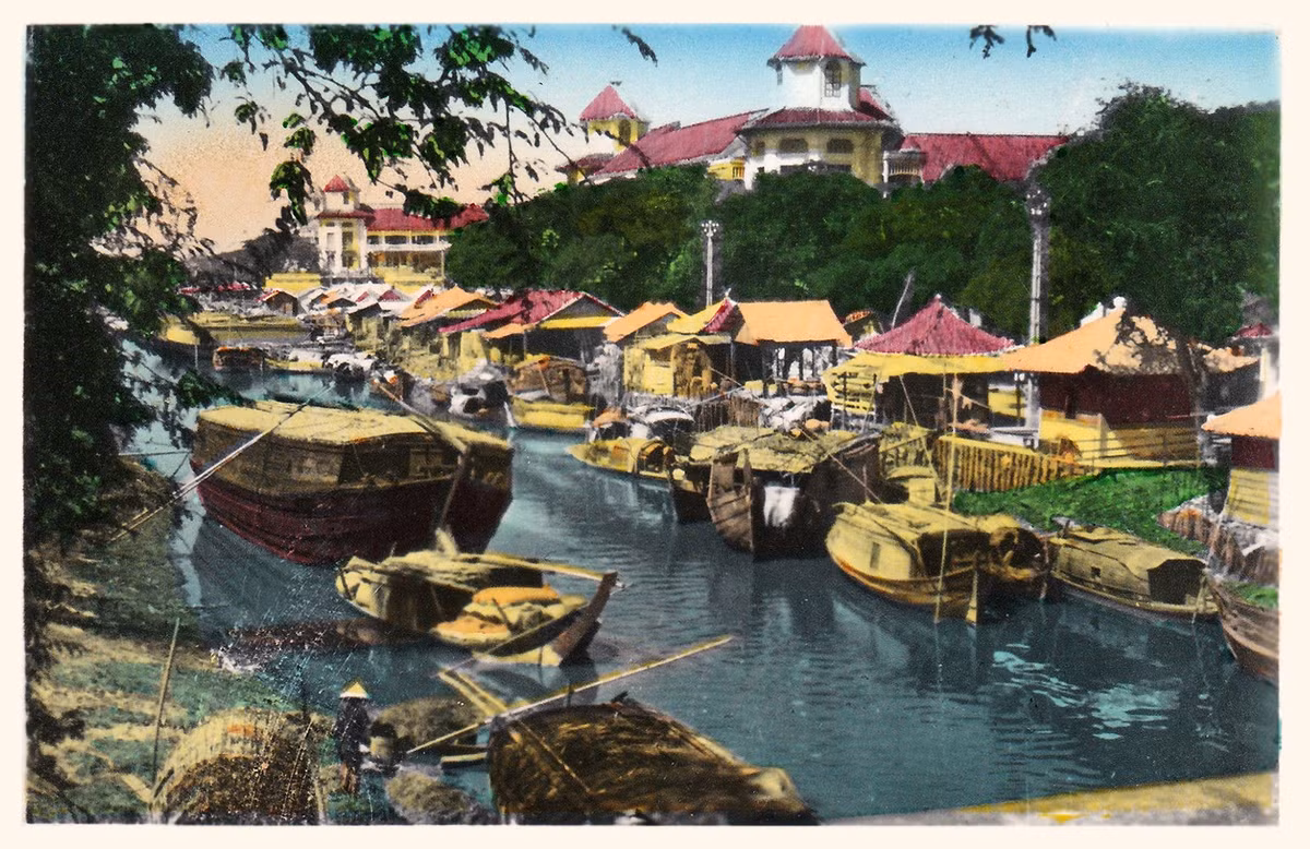 Kênh Hàng Bàng (rạch Bãi Sậy) ở Chợ Lớn, Nam Kỳ năm 1946. Ảnh tư liệu.