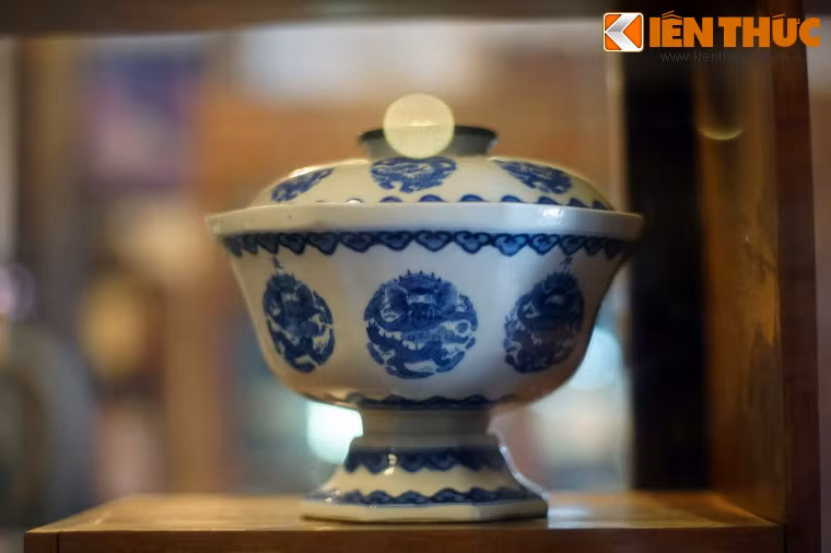 Một chiếc liễn kí kiểu thời vua Tự Đức.